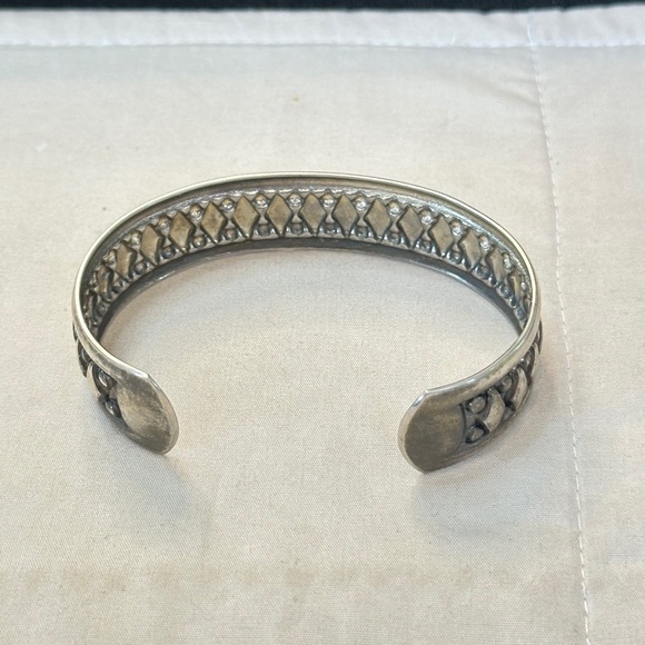 Silver Tone Cuff Bracelet w/Diamond Shape & Dot Design. 16mm Wide. EUC - Picture 8 of 11